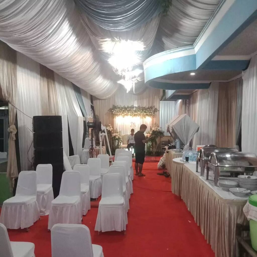Tenda delorasi putih coklat