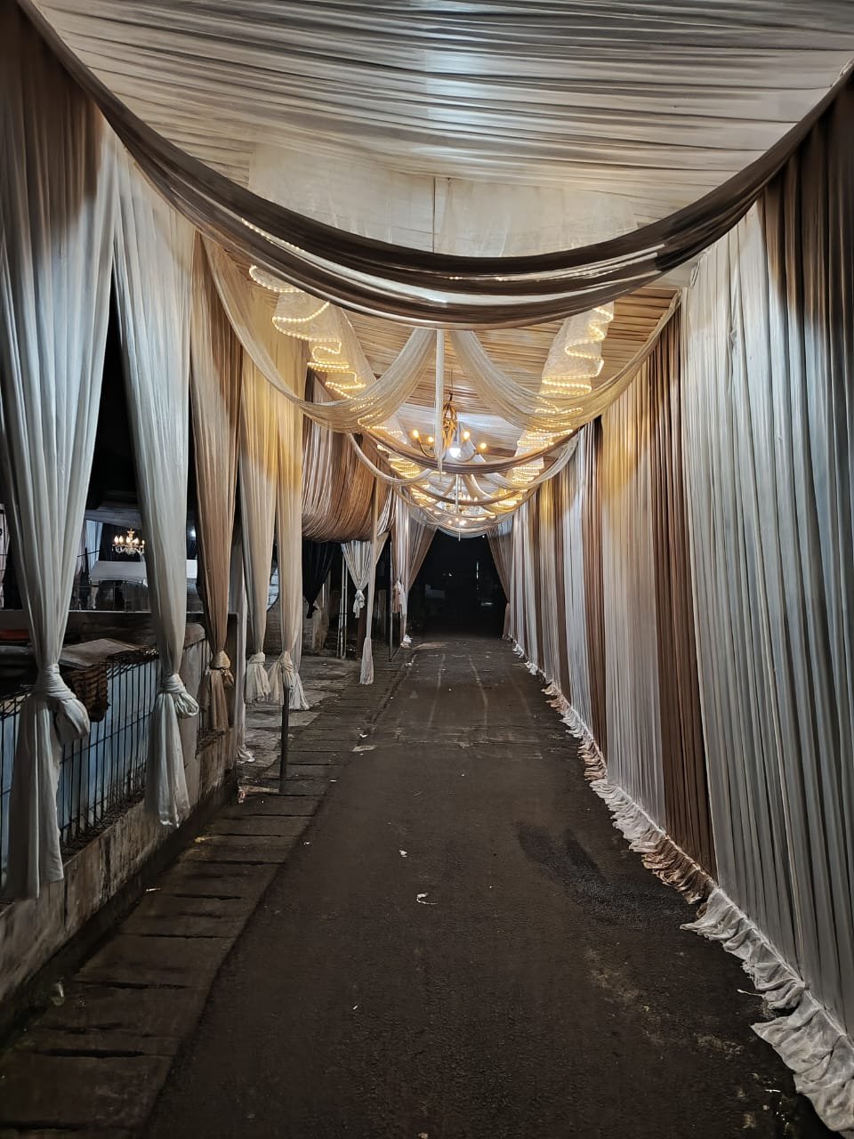 Sewa tenda Bekasi di halaman rumah warga Medan Satria oleh Pestahub