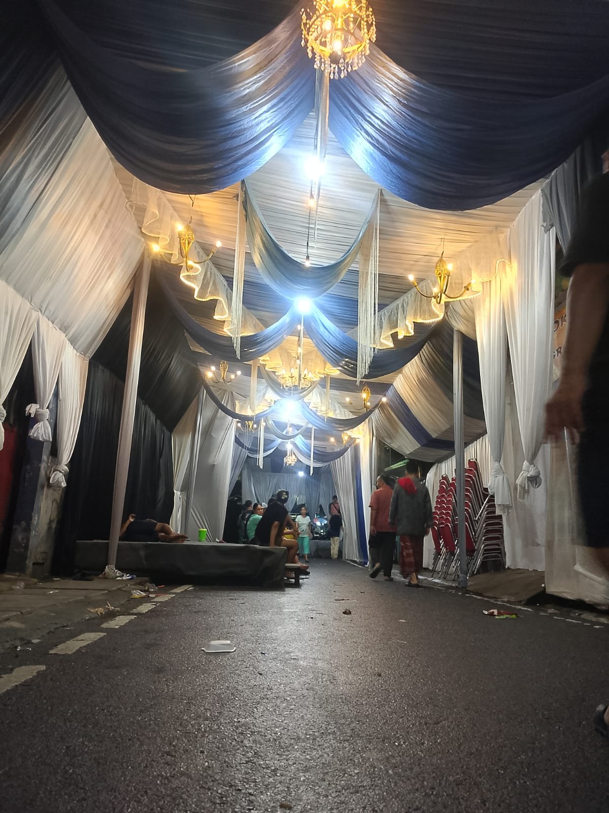 Dokumentasi pemasangan tenda profesional PestaHub di wilayah Pondok Gede