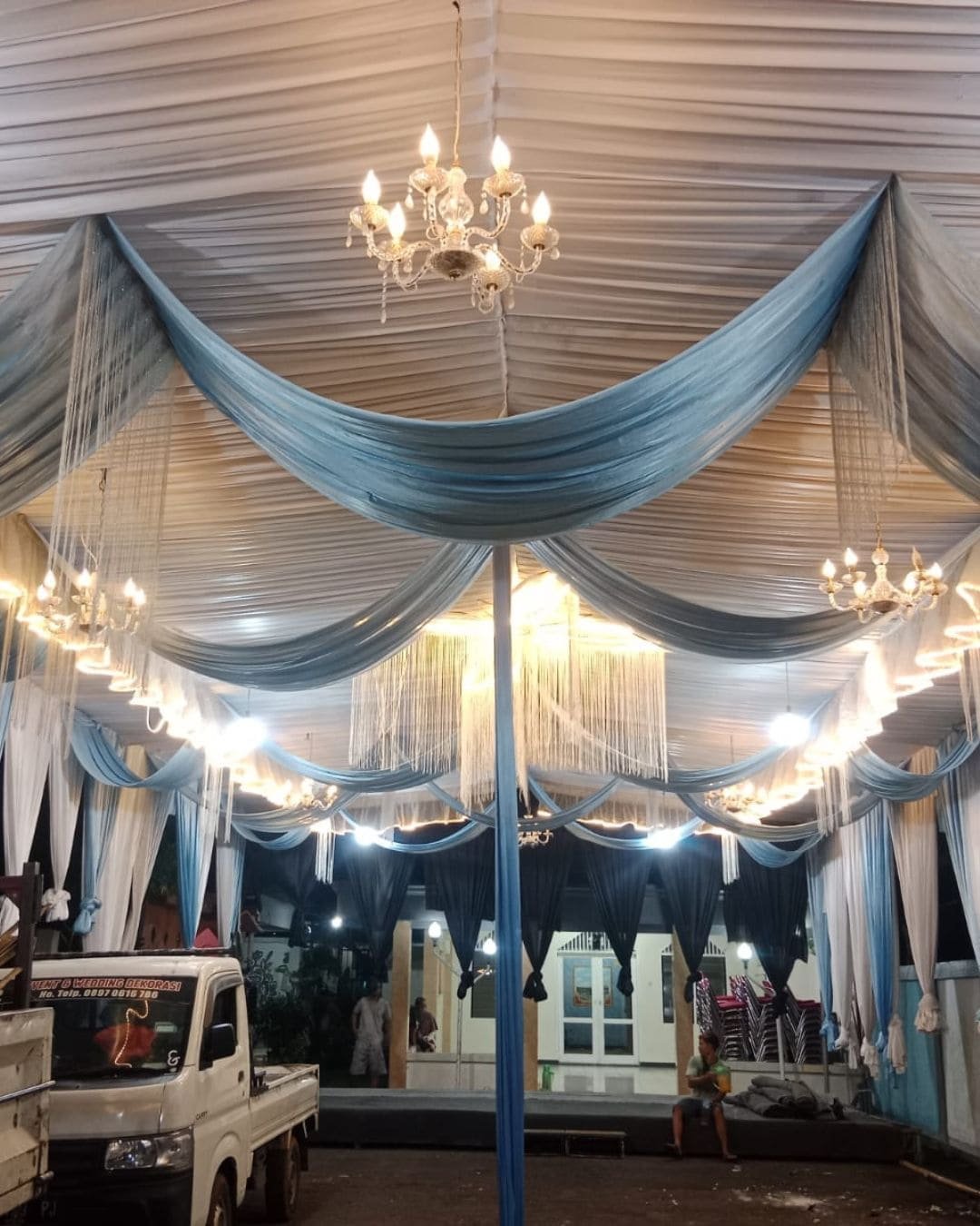 Pemasangan Tenda dekorasi dan alat pesta di kebayoran lama oleh PestaHub