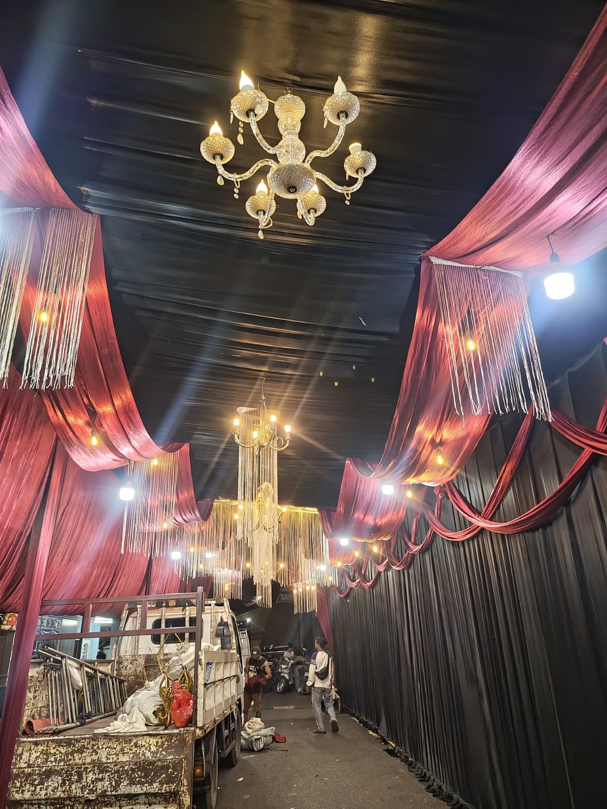 Pusat layanan sewa tenda VIP dan alat pesta terlengkap di Jakarta oleh PestaHub dengan kualitas premium.